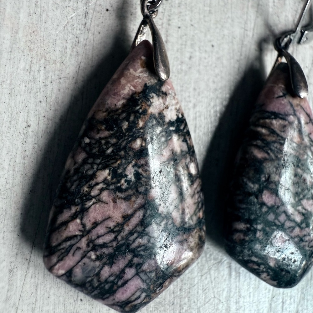 RHODONITE EARRINGS/Pink And Black Earrings/Pink Black Stone Jewelry - Picture 5 of 9
